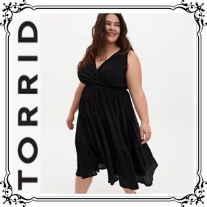 TORRID ⭐️ Black Crinkle Knit Surplice Skater Dress